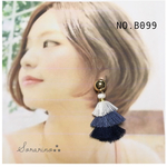 No.B099 ♛︎3連タッセル×ゴールドビーズ ピアス / イヤリング