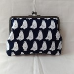 お座りシロクマ（がま口通帳ケース）