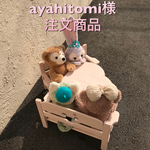 可愛らしい ベンチとテーブル