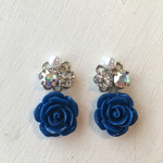 ＊イヤリング変更＊深蒼薔薇 スワロフスキービジュー 薔薇の揺れるピアス