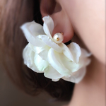新色 elegant Flower    フラワーピアス / イヤリング       ウェディング        紫陽花　