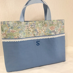 手刺繍のリバティレッスンバッグ 