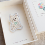 猫のぬいぐるみ　刺繍ブローチ　98