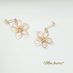 ミニワイヤーフラワーピアス