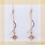 星×星　揺れる螺旋　ピアス　◇イヤリング可能