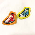 刺繍 スニーカーブローチ