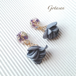 お花レジンとフラワータッセルのピアス