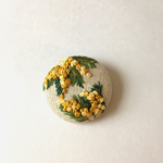 ミモザ 刺繍 ブローチ 