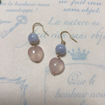 ローズクォーツとブルーレースアゲートのピアス