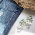beads flower ピアス／イヤリング（ペールグリーン）