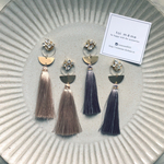 clear plate × gold × tassel