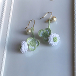 シロツメクサと三つ葉のピアス