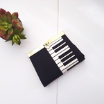 お札が折れない　がま口コンパクト財布　鍵盤