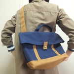 メッセンジャーＬ　帆布　コン×ツチ（持ち手付き）