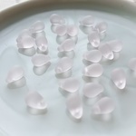 桜色の涙　チェコビーズ　4X6mm 25個