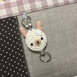 ＊rrrkkk97様オーダー品白うさぎのリールキーホルダー＊