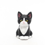 コルクの黒白子猫