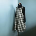 青のタータンチェック　横ボタンのフレアーエプロンドレス　92