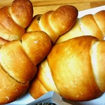 ふわ～っと酒粕が香る酒粕塩パン (2コセット)