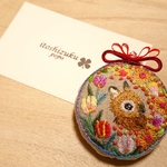 子うさぎ🐇とチューリップ🌷の刺繍ブローチ