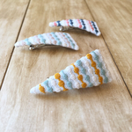 【受注生産】こぎん刺し さんかくバレッタ  玉つなぎ　きいろ