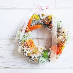 プリザーブドフラワー  オレンジローズの春リース     お誕生日プレゼント、母の日、ご結婚祝、記念日ギフト