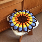 レトロでカラフルなお花円座　orypb