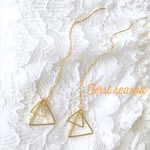 トライアングル チェーン ピアス