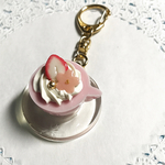 桜クリームいちごラテのキーホルダー