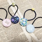 ◼︎送料無料◼︎くるみボタンのヘアゴム✩4点セット✩リボン付き＆お花柄✩キッズ