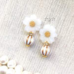 ☆Vintage Button☆お花ボタンの清楚ピアス/イヤリング