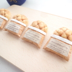 【在庫品】[羊毛フェルトのパン屋さん]  パン袋入りメロンパン  ( ブローチ・ボールチェーン・マグネット )