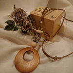 大きなwood ringと素敵なビーズボール とっても可愛い💕wood birdの革ひもネックレス