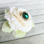vintage★フラワーボタンみたいなリング＜エメラルド×アンティークゴールド＞