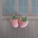 ピンク苺のブローチ