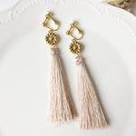 antiqueflower 大ぶりタッセルのイヤリング/ピアス