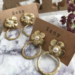 ✴︎アンティークゴールドのお花ピアス✴︎