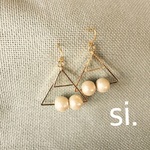 コットンパールとW三角のピアス（イヤリング変更無料★）