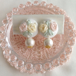 リボン刺繍/ばらとコットンパールのイヤリング