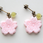 桜の落雁ピアス