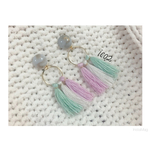 春色タッセルピアス