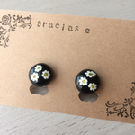 【送料無料】白黒お花のイヤリング