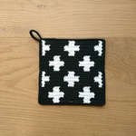 クロス模様のポットマット   ブラック