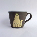 つぐみ製陶所 王様猫のマグカップ＊茶トラC