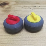 カーリングストーンのミニチュア　赤黃セット