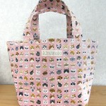 ネコ柄のバッグ・ピンク