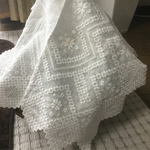 ハーダンガー刺繍のテーブルセンター