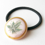 ラスト１点❗️スズラン❇︎チェコガラスボタンのヘアゴム32mm