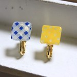 さわやか青×黄 しかくイヤリング
