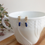 ラピスラズリの小粒ピアス・シルバーポスト・スクエアチャームG